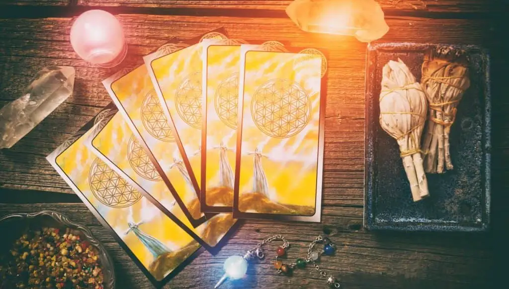 LENORMAND KARTE – PREDIKCIJE ZA BIKA, LAVA I RAKA (NAREDNIH 20 DANA)