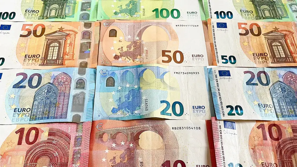 Evo tri znaka Zodijaka koja mogu očekivati novčanu dobit do kraja juna 2025. godine