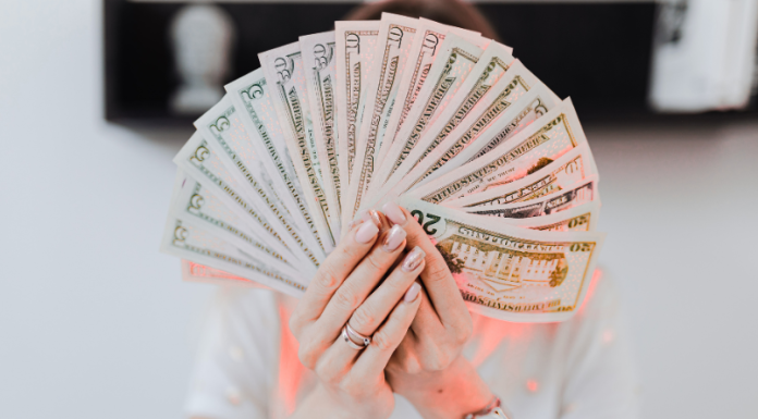 NOVAC STIŽE: Zvijezde šalju FINANSIJSKU ENERGIJU ovim znakovima, biće jako SREĆNI!