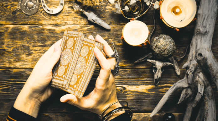 CIGANSKE KARTE OTKRIVAJU SUDBINU DO KRAJA GODINE: Rezultati su iznenadili čak i astrologe!